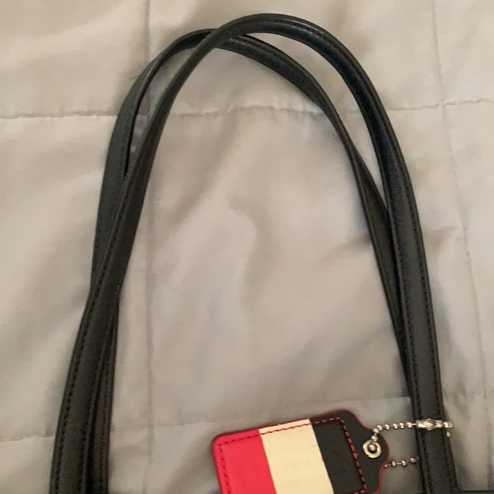 Authentic Coach tote - Picture 5 of 7